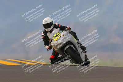 media/Sep-11-2022-SoCal Trackdays (Sun) [[81b7e951af]]/Turn 9 (930am)/